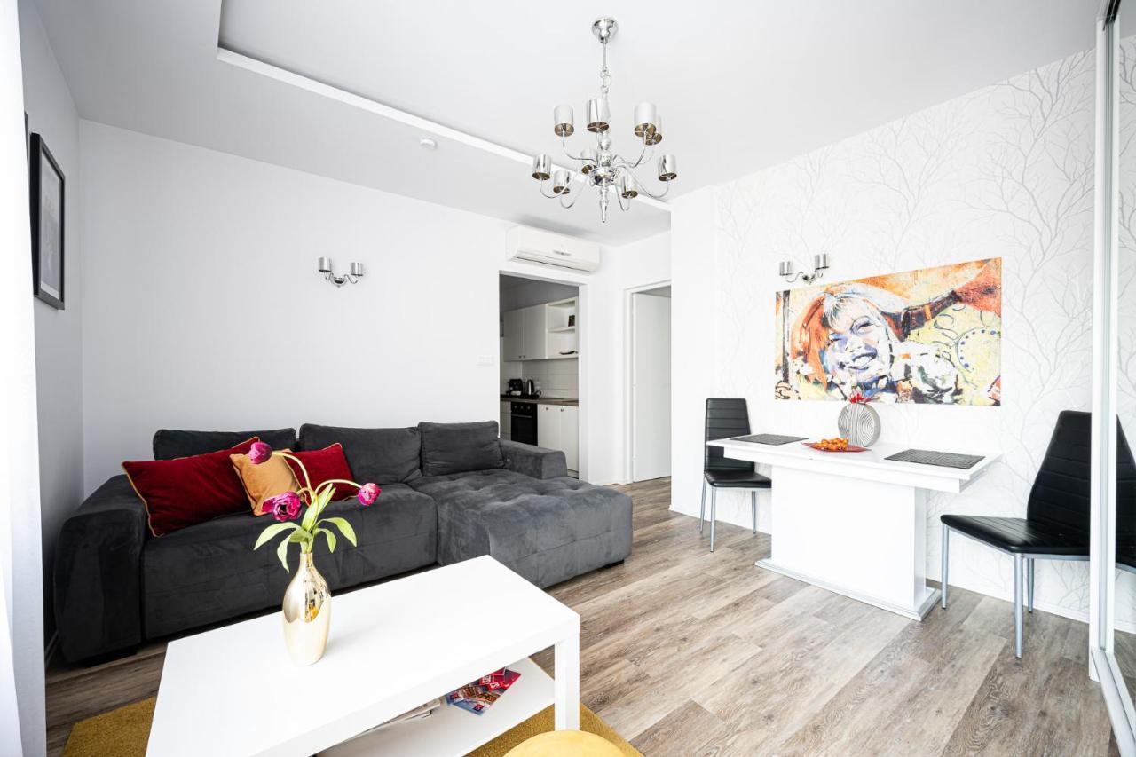 Saint Seven Apartment Szeged Exterior photo